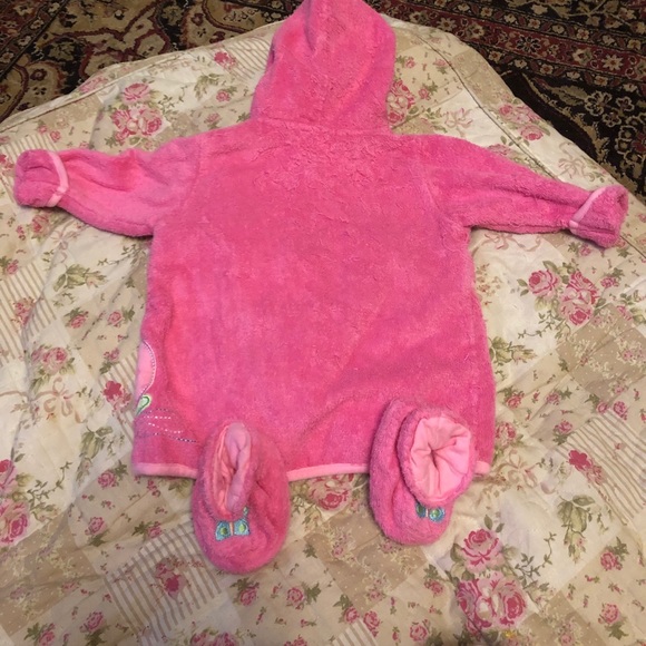 Ready for bath time! - Picture 3 of 6